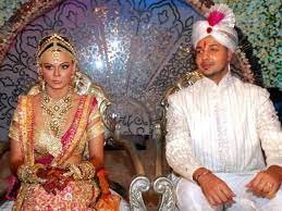 Rakhi sawant is enjoying her married life to the fullest with her nri husband ritesh. When Hina Khan Called Rakhi Sawant A Freak Said She Would Never Insult Marriage By Doing Swayamvar Filmibeat