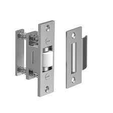 Browse the use examples 'striking roller' in the great english corpus. Heavy Duty Roller Latch W T Strike Standard Metal
