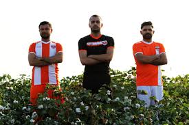 Adanasporda forma giyen altan,atakan,rahmetli gökmenin golleri. Forma Kultur On Twitter Adanaspor Capelli Imzali Yeni Forma Setini Tanitti Setteki Siyah Forma Adanaspor Taraftari Olan Merhum Emre Gonlusen E Ithaf Edildi Emregonlusensiyahi Https T Co Isbict28os