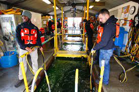 How much do commercial divers make? The Road To Becoming A Commercial Diver Pursue Your Commercial Diving Career At Divers Institute Of Technology