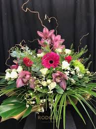 Welcome a new baby boy with a bouquet that includes some blue similarly, if you forgot to buy an anniversary gift for your partner, you can order a beautiful bouquet and have it delivered the very next day. Pin By Sumonta Chotrotchana Anan On Floral Arrangements Flower Delivery Floral Arrangements Flower Designs