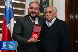 La anécdota que contó ali manouchehri a mediados de abril era la primera señal del tono burlesco que demuestra el actual edil. Alcalde