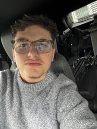 Dorian Simon's Instagram, Twitter & Facebook