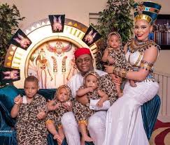 Группа для футболистов ис киева. Former Minister Femi Fani Kayode Caught On Video Abusing His Estranged Wife Precious Chikwendu Video Femi Broken Marriage Birthday Celebration