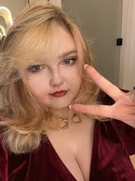 Hey! My name is Olivia and I am a senior at Windham High School! I'm  looking for some middle schoolers to take a anonymous survey for me that is  contributing to research