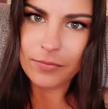 Allison Avery's Instagram, Twitter & Facebook