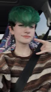 FAERIE SOIRÉE music video appreciation post 🧚🏻✨🍄