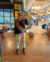 Coti Sorokin se llama Roberto Fidel Ernesto Sorokin Espasa y su nombre  artístico es por su hermana