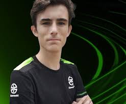 El MTM Kawasaki confirma los pilotos y la estructura del equipo para el  mundial de Supersport 300 2025