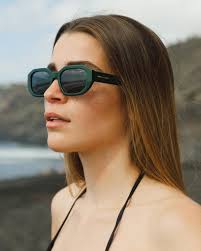 Sunglasses collection I18n Error: Missing interpolation value "page" for  "Page {{ page }}"