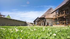 Oaspetii care sosesc cu masina pot parca in localitatea murighiol, situata la 47 km. Green Village Resort Cazare Delta Dunarii Sfantu Gheorghe Rezervari