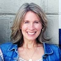 Leslie Olson's Instagram, Twitter & Facebook