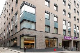 Situated in london, the premier inn london city (old street) features stunning views across the city skyline, from olympic park towards the shard. Premier Inn London Bank Tower Hotel Hotels In London Address Schedule Reviews Tel 03333219 Infobel