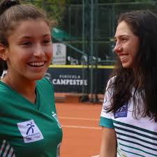 Atletas do Recreio da Juventude participam de treinamento na Confederação  Brasileira de Tênis