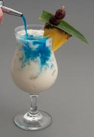6 cl ananassaft 6 cl kokosnusssirup 2 cl bananensaft 2 spritzer kirschsaft 1 erdbeere gestoßenes eis. Swimming Pool Cocktail Wikipedia