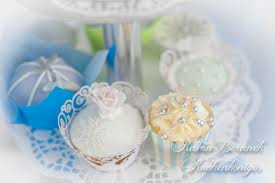 Herrlich Dunkler Schokoladenboden Rezept Kuchenkonigin Rezept In 2020 Hochzeitstorte Cupcakes Winter Cupcakes Cupcakes