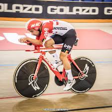 He rode at the 2014 uci road world championships. Former Triathlete Victor Campenaerts Breaks The Uci Hour Record Triathlon Magazine Canada