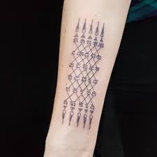 tattoo by machine ส กโดยเคร อง for bookings please email peang bangkok ink com or visit our shop tatuaje tailandes tatuaje punto y coma thai tatuaje