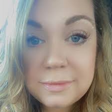 Jenny Bohn's Instagram, Twitter & Facebook