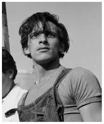 UnDíaComoHoy de 2002 falleció Roberto Cobo, actor que es recordado  principalmente por su papel de El Jaibo en "Los olvidados" (1950).  Participó en una gran cantidad de filmes como "El lugar sin