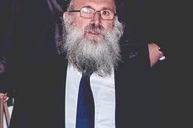 Rabino do Porto fica com termo de identidade e residência e entrega de  passaporte