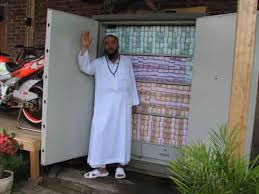 Sosok pujiono cahyo widianto alias syekh puji kembali dipolisikan terkait kasus pernikahan di bawah umur. Syekh Puji Lama Tak Jadi Berita Ke Mana Saja Kompasiana Com