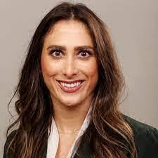 Elaine Angell's Instagram, Twitter & Facebook