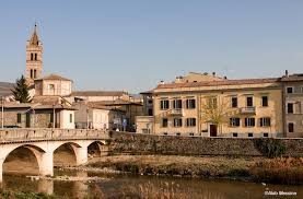 Foligno is an ancient town of italy in the province of perugia in east central umbria, on the topino river where it leaves the apennines and enters the wide plain of the clitunno river system. B B In Centro Bed Breakfast Foligno