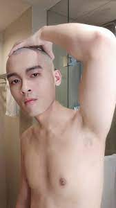 Talosk (原熱愛光頭) on X: 我刮光頭了😎 先用電動刮鬍刀把原本就很短的1mm刮光此時視覺上已經跟光頭沒兩樣了