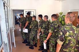 El a precizat, ieri la bistriţa, că în termen scurt vor fi deblocate aproximativ 6.400 de posturi, în baza unui memorandum aprobat în guvern. Mapn IncadreazÄ Peste 800 De OfiÅ£eri Si SubofiÅ£eri Ieri Au Inceput RecrutÄrile Pentru AngajÄri In ArmatÄ 2019