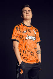 Replacing the club's stripes with brushstrokes. Juventus Third Kit 2020 21 Release Info Hypebeast