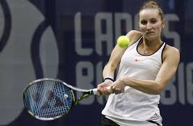 Siniaková porazila kuděrmetovovou 7:6, 5:7 a 7:5, předloňská finalistka vondroušová si poradila s tanovou 6:1 a 6:3. Seventeen Vondrousova Jogou Tio E Esta Na Final No Merry Apostas Ao Vivo