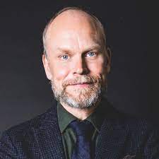 Kristian luuk ska hålla i ett nytt folkbildande underhållningsprogram i svt. Kristian Luuk Forelasning Underhallande Forelasningar Om Att Hitta Sin Grej