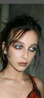 Ella Mann (mimeismoney)