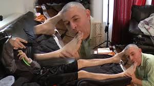 Chill foot worship - ThisVid.com