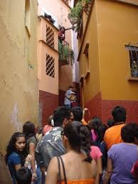 Maybe you would like to learn more about one of these? El Callejon Del Beso Una Historia De Amor En Guanajuato Locuraviajes Com