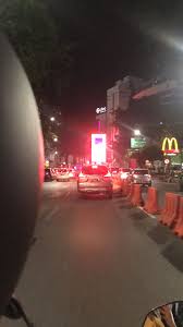 .jalan raya malam, gambar jalan raya macet malam hari, background kota malam hd, background lampu jalan, pemandangan dari atas pemandangan jakarta di malam hari youtube jalan jalan ke kebun raya bedugul sangat seru gambar cahaya jalan malam pemandangan kota kegelapan. Pin Oleh Vani Anggasta Di Anything Perjalanan Malam Fotografi Jalanan Fotografi Pemandangan