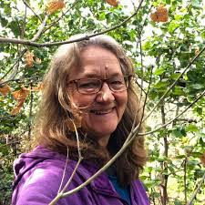 Laurie Schofield's Instagram, Twitter & Facebook