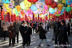 The traditional food which is eaten at this festival is called 元宵 (yuánxiāo) or 汤圆 (tāngyuán). æå‰çš„ä¹¾å…ƒå…ƒå®µèŠ‚ ç¯è°œ èš•èŠ± èˆžé¾™ è¶Šå‰§ å¤ç­åŠå¤šå½©æ±¤åœ† æ±Ÿå—ä¹¡æ'å½±åƒ Mdeditor