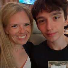 Miss Tubb my favourite teacher for science so lovely to bump into her 😍