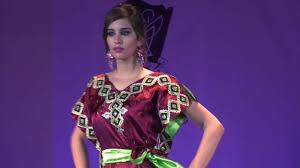 Robe kabyle 2021, tizi ouzou. Defile Liams Mode Tenues Berberes Modernes Youtube