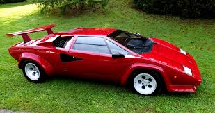 Ironically the meaner and leaner but also heavier lp 400s proved actually slower in top speed (158 mph) than the lp 400, also because the engine had been left untouched. Datei Lamborghini Countach Lp 5000s 1983 Jpg Wikipedia