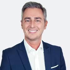 👉 On dit que les jeunes ne veulent plus travailler ? Eh bien, passez un  moment avec Norredine, Eva, Mohammed, Maxime, Léa, Malcolm et Ines ! 👍 Ce  sont des jeunes carolos