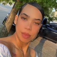 Jen Vitello's Instagram, Twitter & Facebook