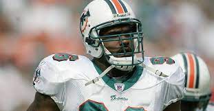 Miami dolphins news, rumors, roster, scores, schedule and more including coverage of the nfl draft and analysis from columnists omar kelly and dave hyde. Mpb698pjs I7lm