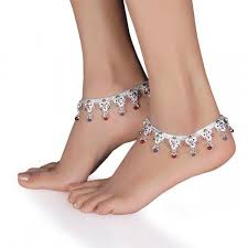 Ozellikle Bir Yaz Modasi Olan Sik Halhallar Maximumkart Aksesuar Moda Fashion Yuzukler Yuzukmodelleri Halhal Moda Taki Taki