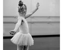 習い事 子どものバレエ発表会 女子力ゼロの母親がお手伝いデビューした話し 服装 持ち物etc 共働き 両親頼れない けど2人目産んじゃった W ノ