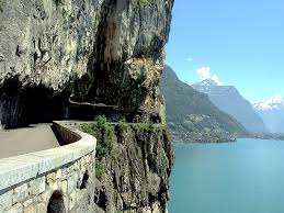 The axenstrasse road between flüelen and the morschach junction is currently closed due to the acute risk of rockfall. Axenstrasse Foto Bild Landschaft Bach Fluss See Natur Bilder Auf Fotocommunity