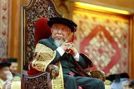 The grand procession enters the hall in the following order: Tan Sri Dato Dr Lin See Yan Dilantik Sebagai Pro Canselor Utm Newshub