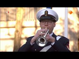 Een korte melodie die wordt gespeeld op trompet of hoorn. Nationale Herdenking 2018 Signaal Taptoe Youtube
